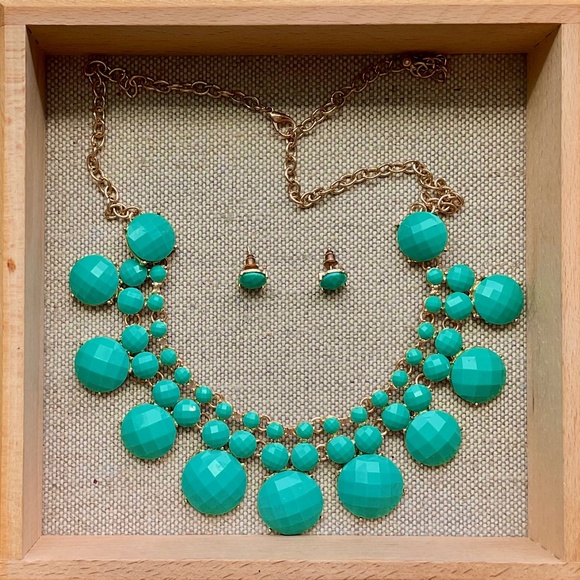 Round Disc Faux Turquoise Necklace & Earrings Set - Picture 1 of 3